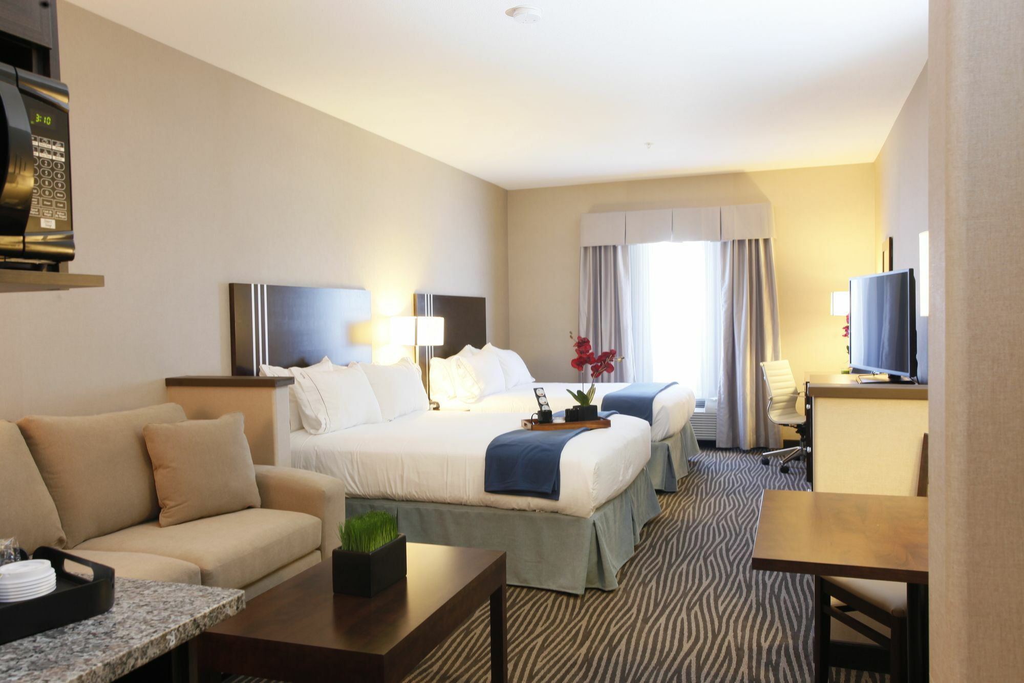 Holiday Inn Express Fort St John By Ihg Fort St. John Exterior foto